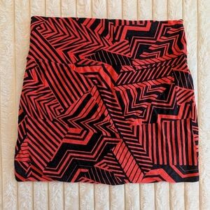 🩷 5/$25 - Brat Star Red and Black Geometric Mini Skirt